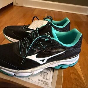 Mizuno Women's Wave Inspire 12 Running Shoes W 8.5 New w/Tag and Box!